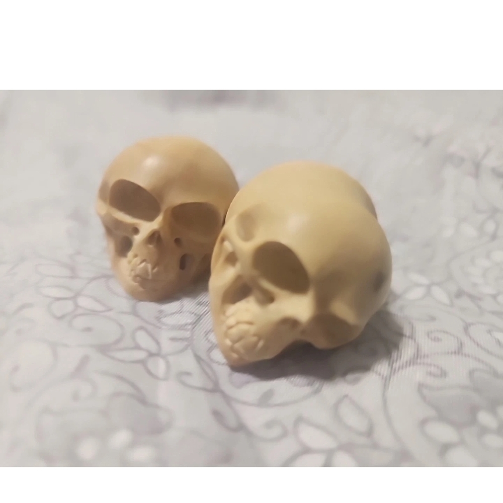 1" 25mm Wooden Skull Carved Ear Gauge Plugs Stretch Body Jewelry Skeleton Tribal